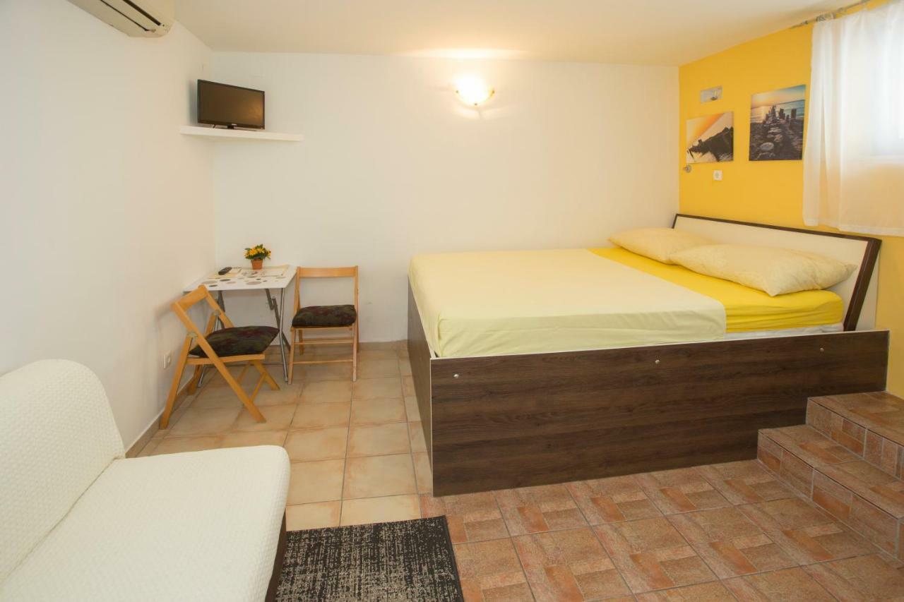 Room Dioklecijan Split Exterior photo